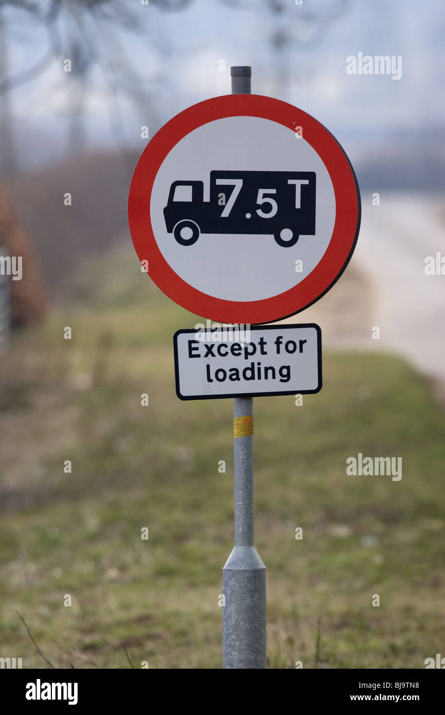 7.5T Gewicht Begrenzung Zeichen Stockfoto
