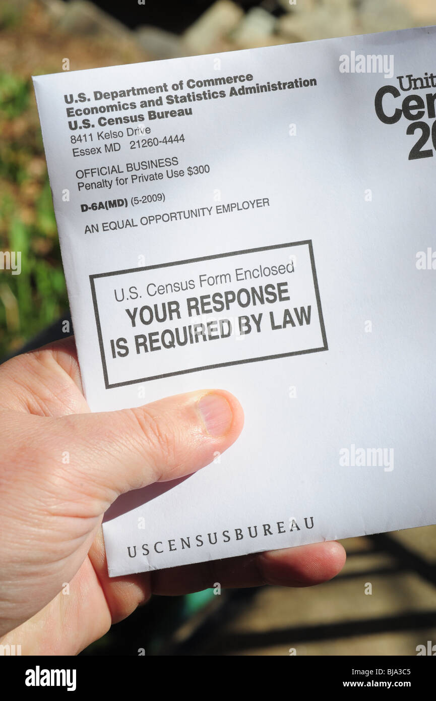 USA Volkszählung 2010 Umschlag an jede Adresse in Amerika gesendet und gesetzlich zum Ausfüllen und zurücksenden Stockfoto