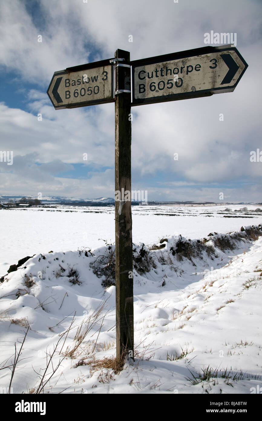 Schneelandschaften in der Peak-District-Park in Derbyshire nach starkem Schneefall East Midlands England Stockfoto