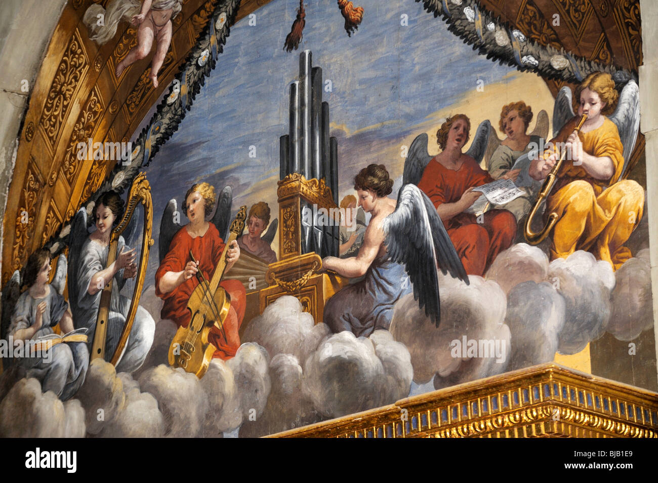 Orchester von Engeln und himmlischen Chor Wandmalerei in der Kirche von Santa Maria Gradi. Arezzo, Toskana, Italien Stockfoto