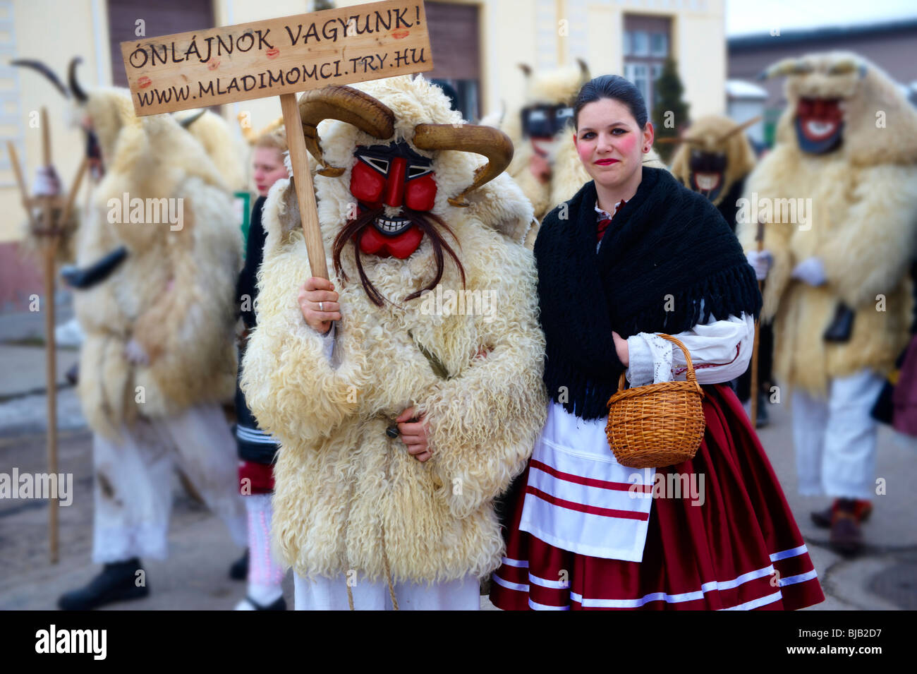 Ungarische Sokácok auf Dienstag Prozession der Busojaras Spring Festival 2010 Mohacs Ungarn - Stockfotos Stockfoto