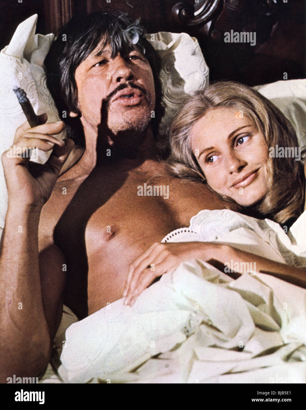 VON Mittag bis drei - 1976 UA Film mit Charles Bronson und Jill Ireland Stockfoto