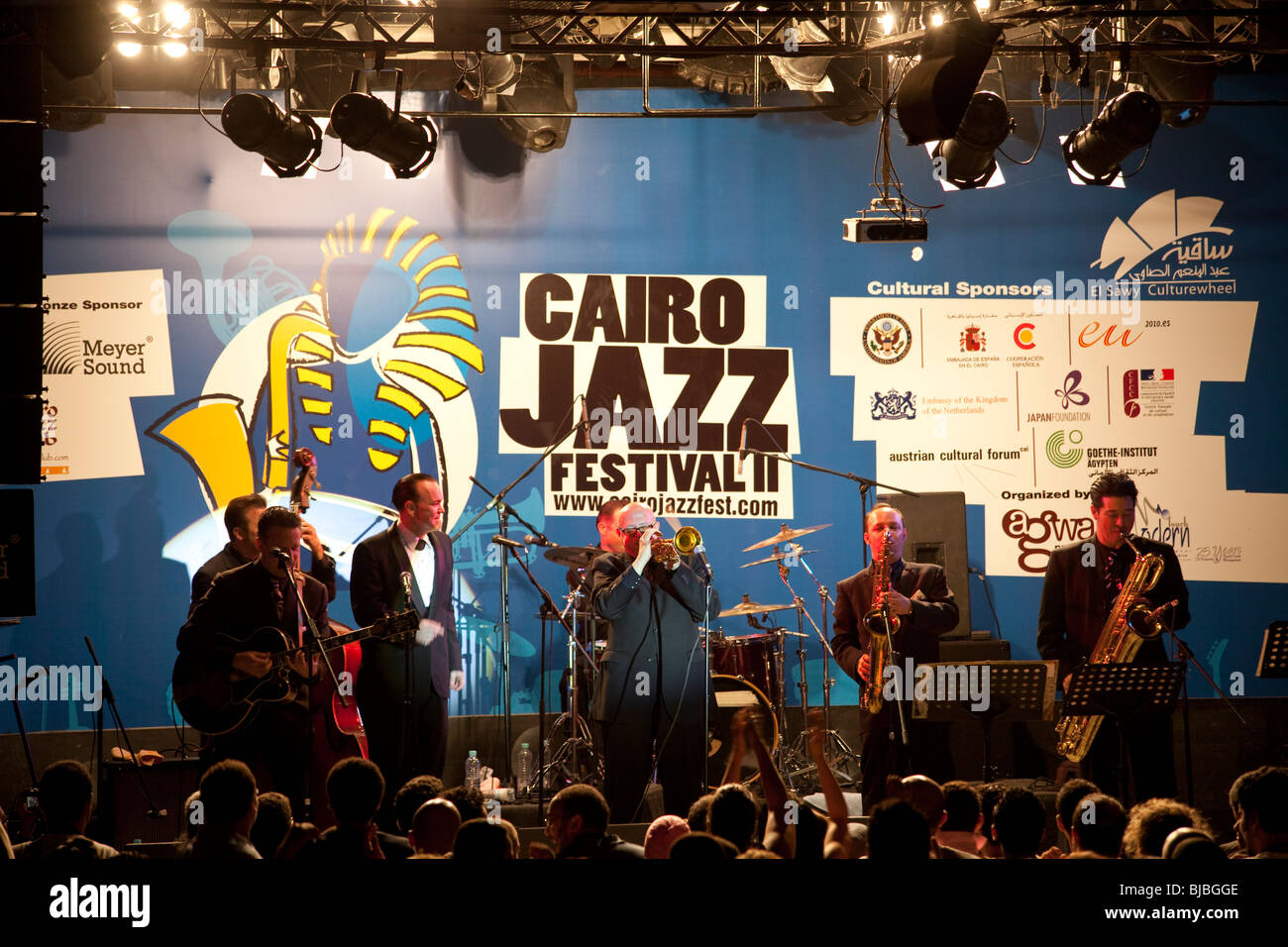 Royal Crown Revue swing Band, die erklingt in Kairo Jazz Festival, Sawi Kultur Rad, Zamalek, Kairo Stockfoto