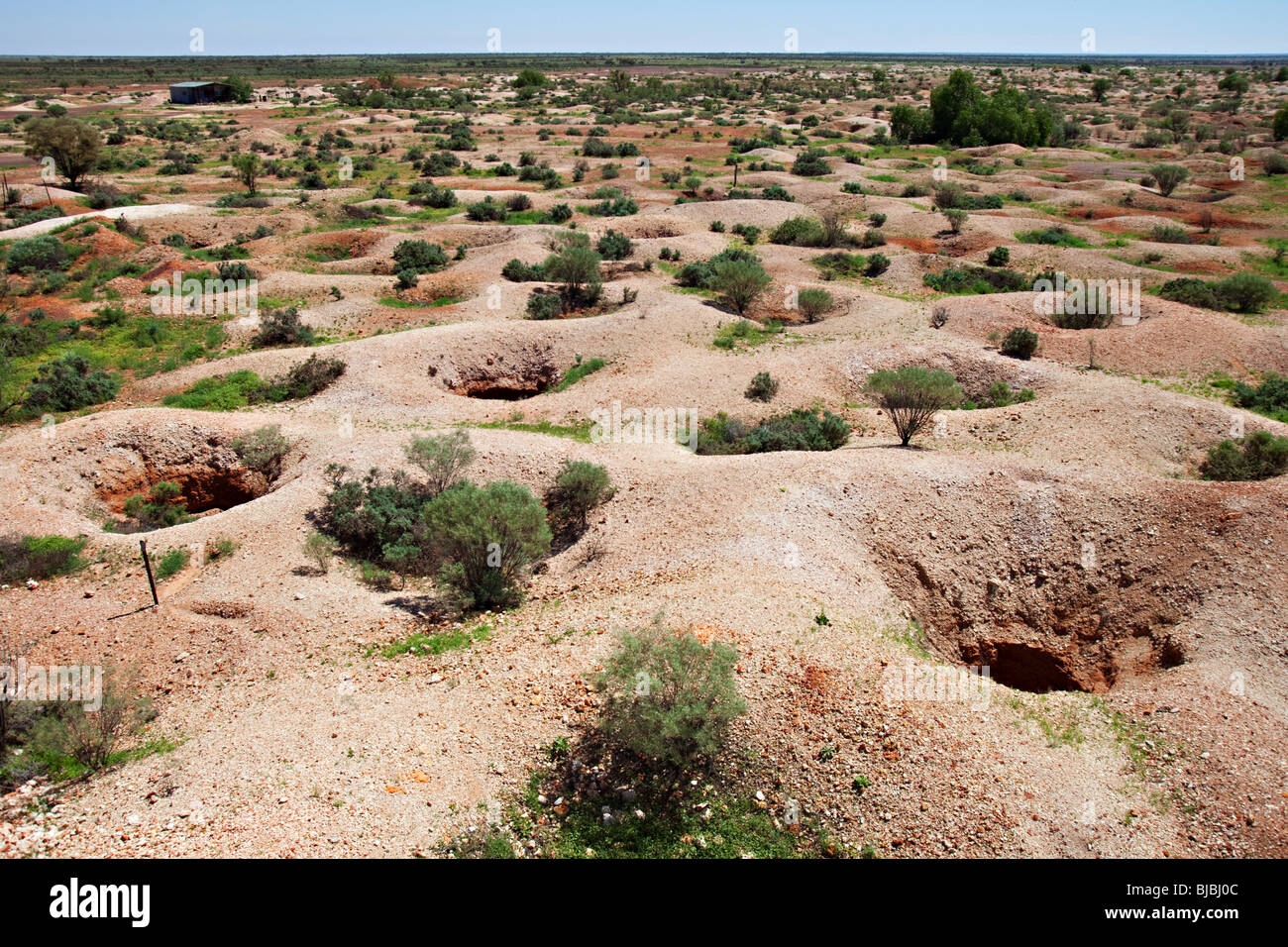 Krater an der Stelle verlassenen Opal Mine, White Cliffs, Australien Stockfoto