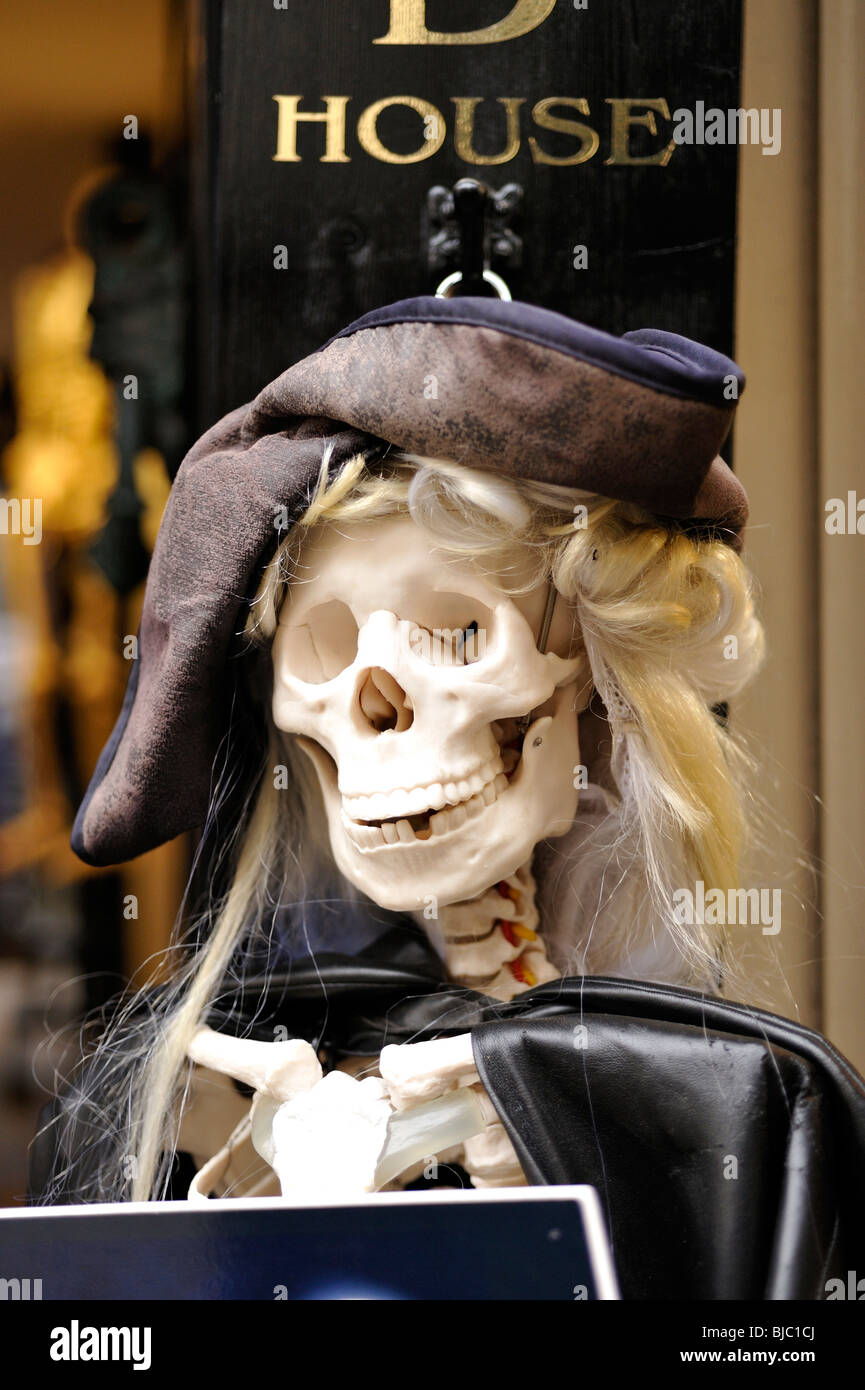 Skelett mit Hut auf York North Yorkshire UK Stockfoto