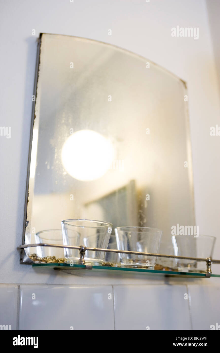 Badezimmerspiegel Stockfoto