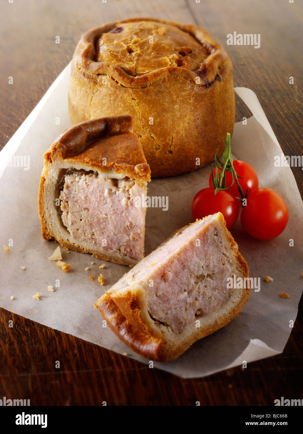 Traditionelle britische Schwein Gebäck Kuchen bereit zu essen Stockfoto