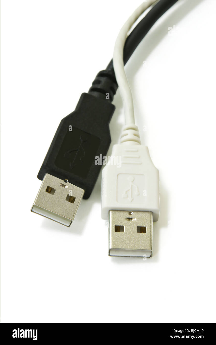 Nahaufnahme von Schwarz und weiß auf weißem Hintergrund führt USB Stockfoto