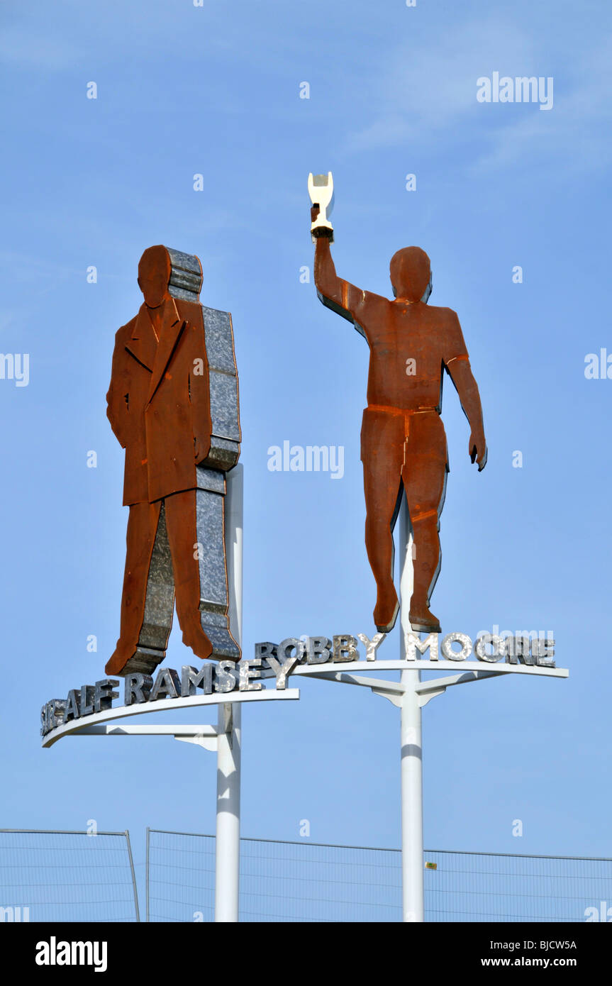 London Borough of Barking & Dagenham skulpturale Installation Kunstwerk als eine Hommage an sportlichen Legenden Stockfoto