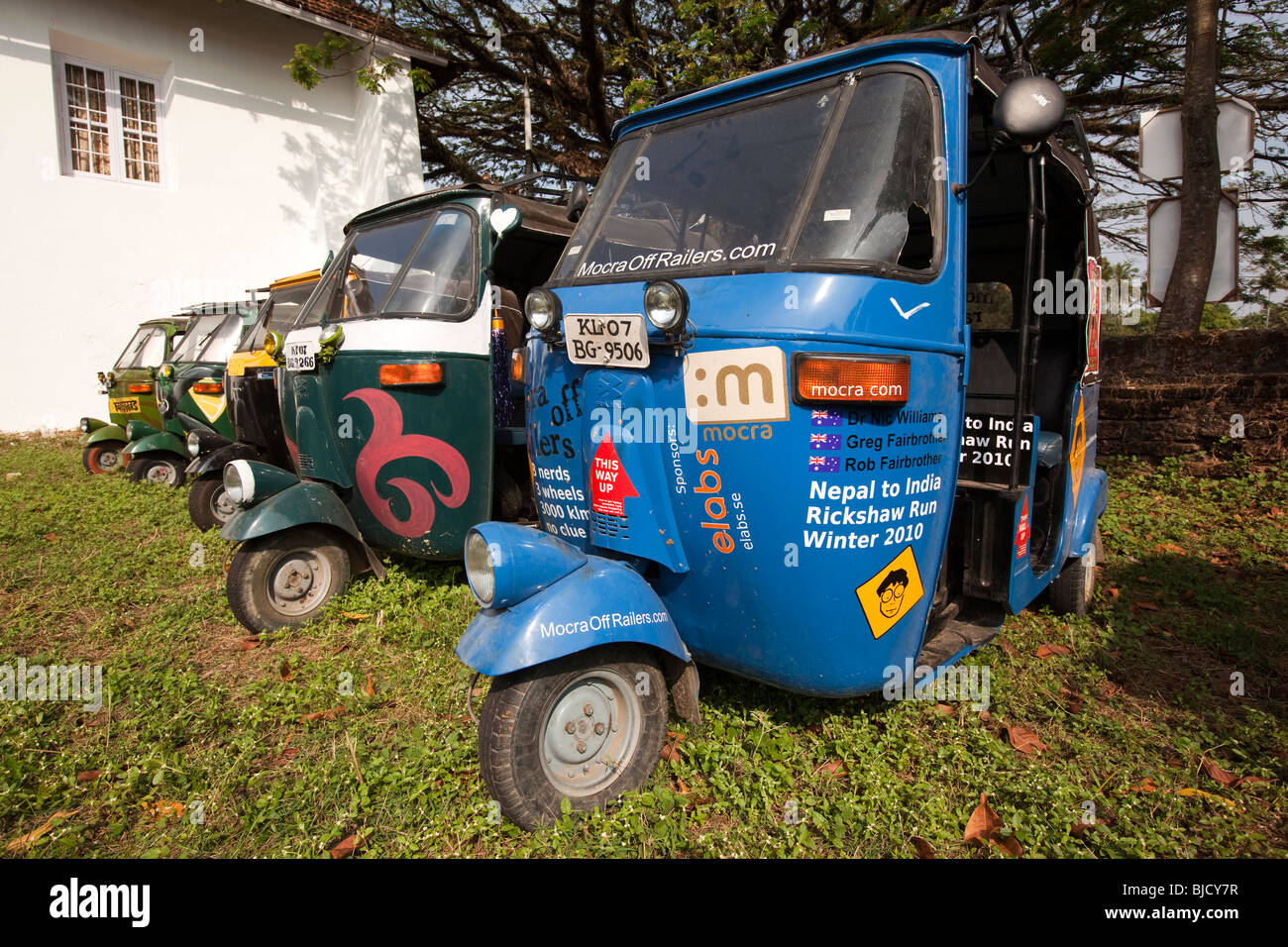 Indien, Kerala, Kochi, Fort Cochin, Abenteurer Pokhara zu Cochin Rikscha laufen, Mocra Fahrzeug am Ende des Laufs Stockfoto