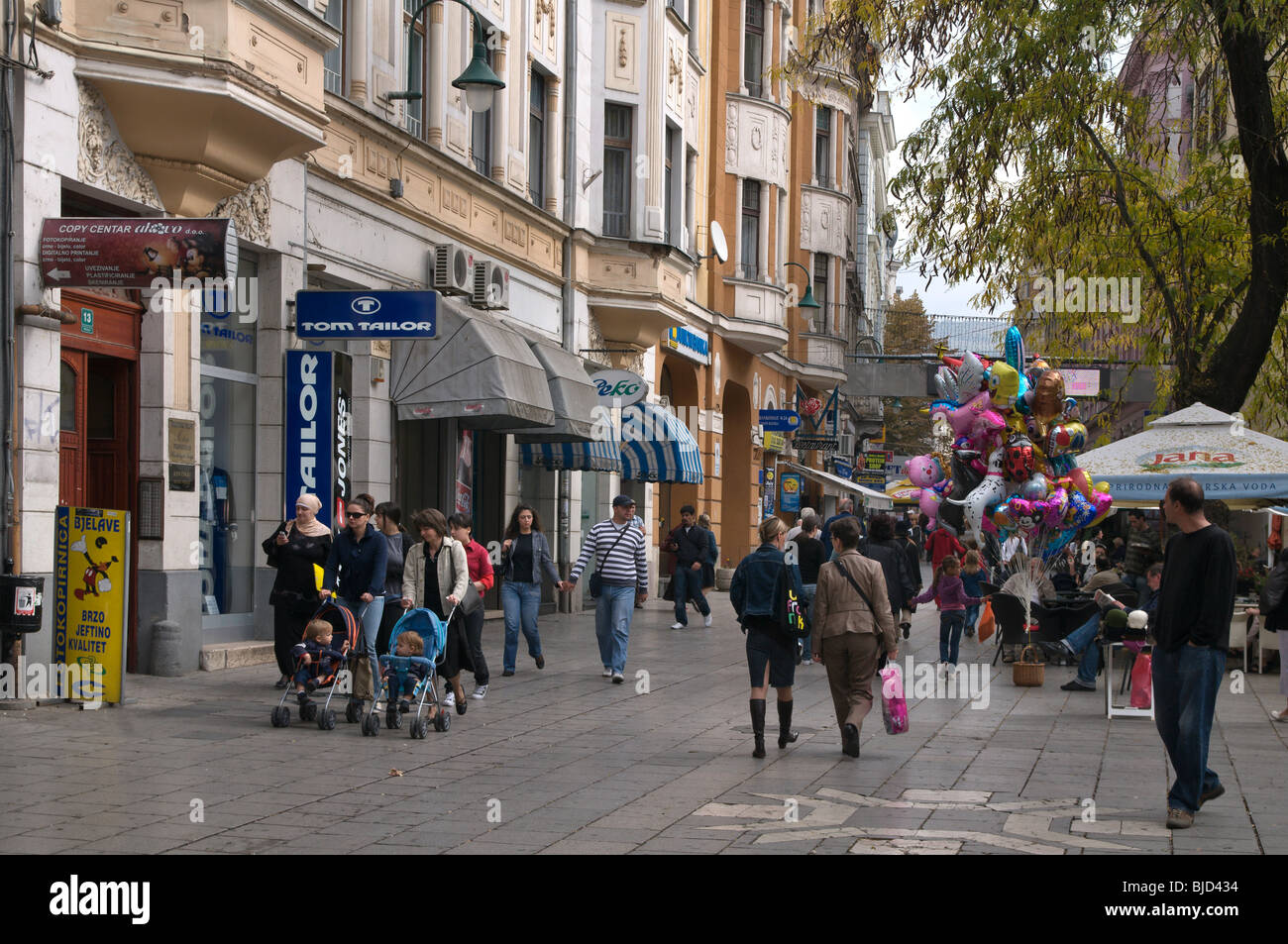 Alltag in Haupt Straße von Sarajevo, Bosnien-Herzegowina Stockfoto