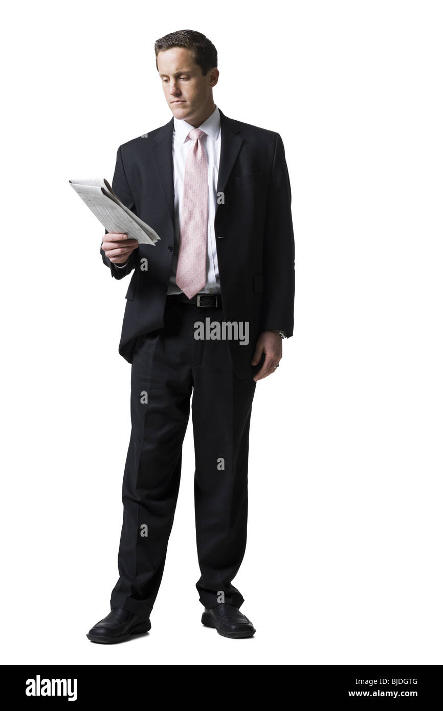 Mann eine Zeitung lesen Stockfoto