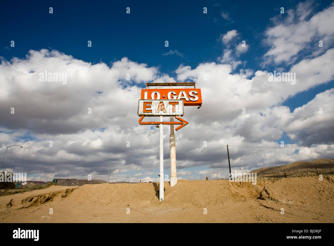 Verlassene Gebäude, östlich von Baker, Kalifornien, USA Stockfoto