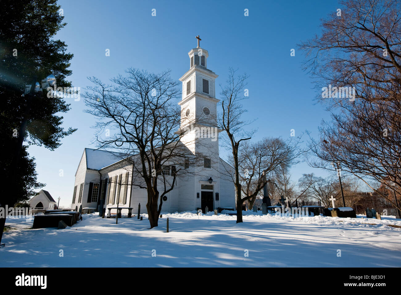 Eine schneebedeckte St. John es Episcopal Church in Richmond, Virginia, USA Stockfoto