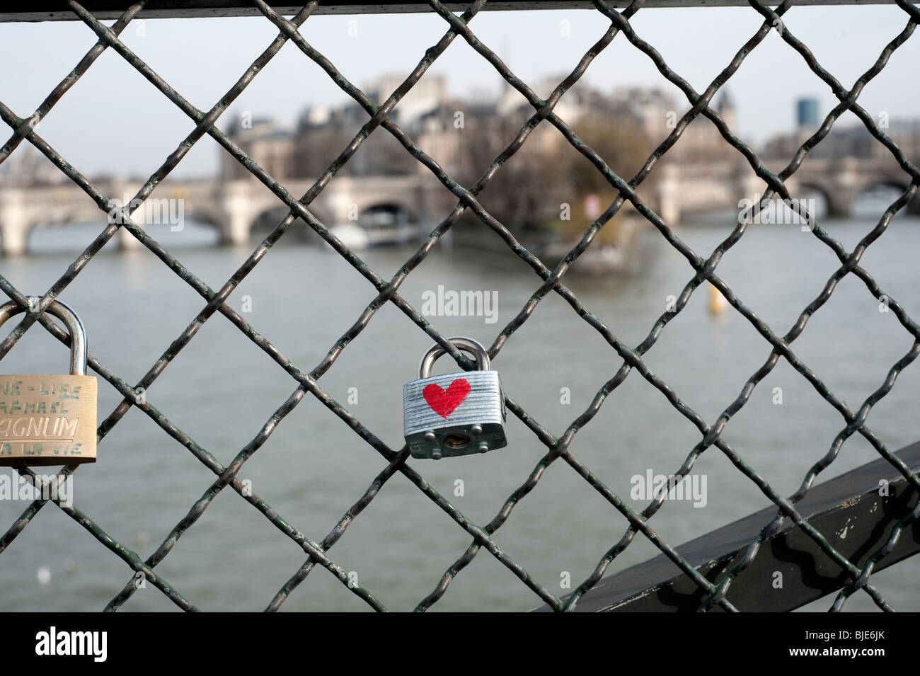 Liebe Verriegelung der Fluss Seine, Paris, Frankreich, Stockfoto