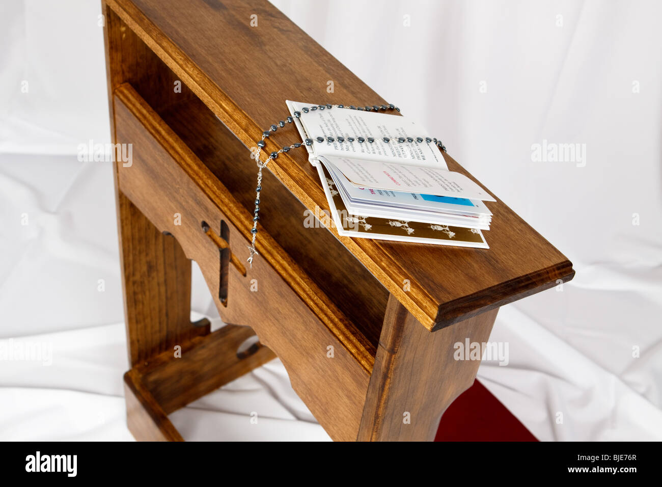 Kniebank Gebet Stockfoto