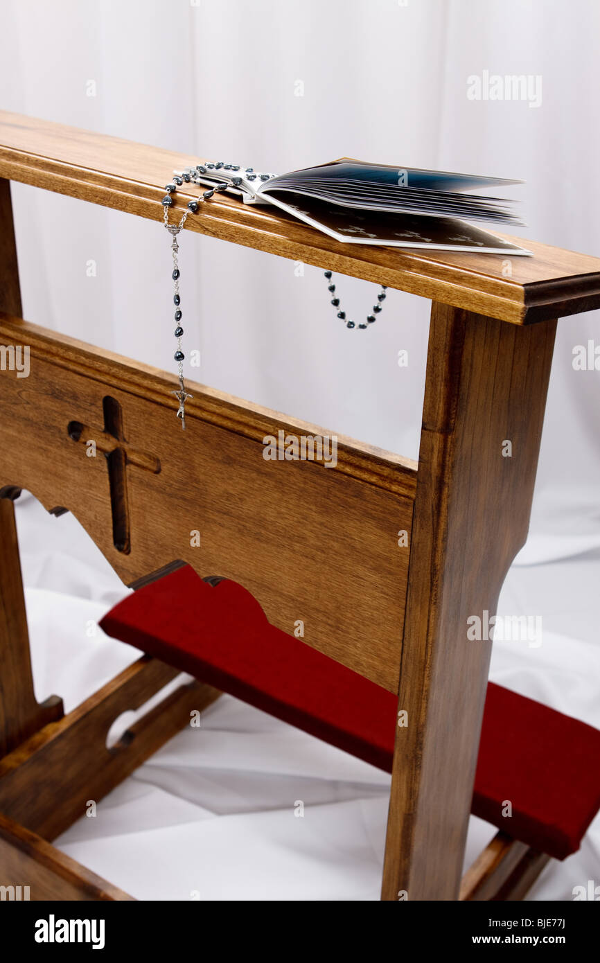 Kniebank Gebet Stockfoto