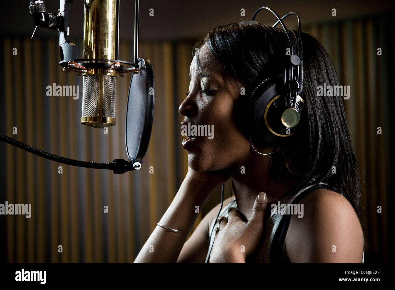 singen im Tonstudio Stockfoto