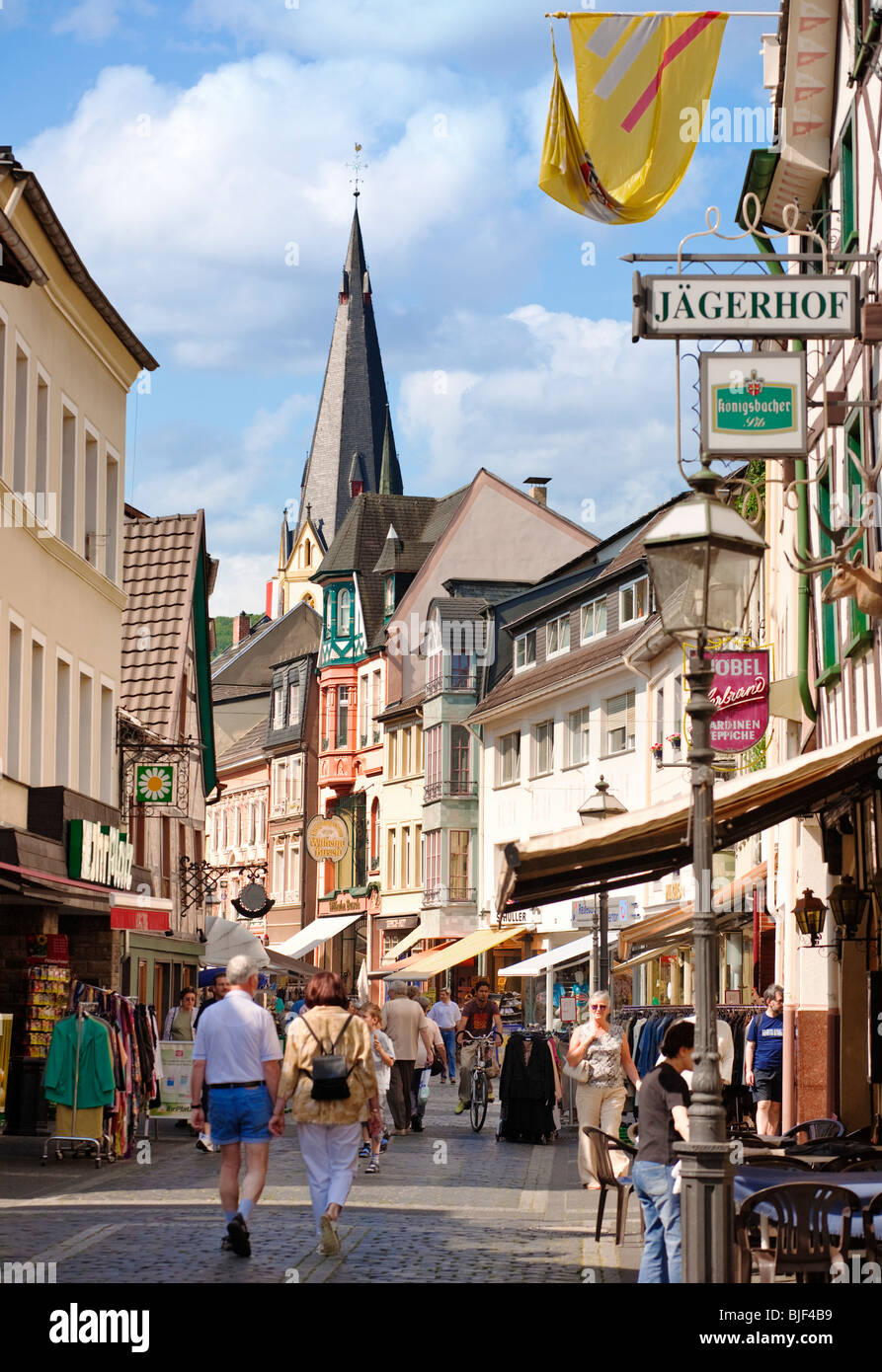 Ahrweiler, Deutschland, Europa - Touristen in der Hauptstraße Stockfoto