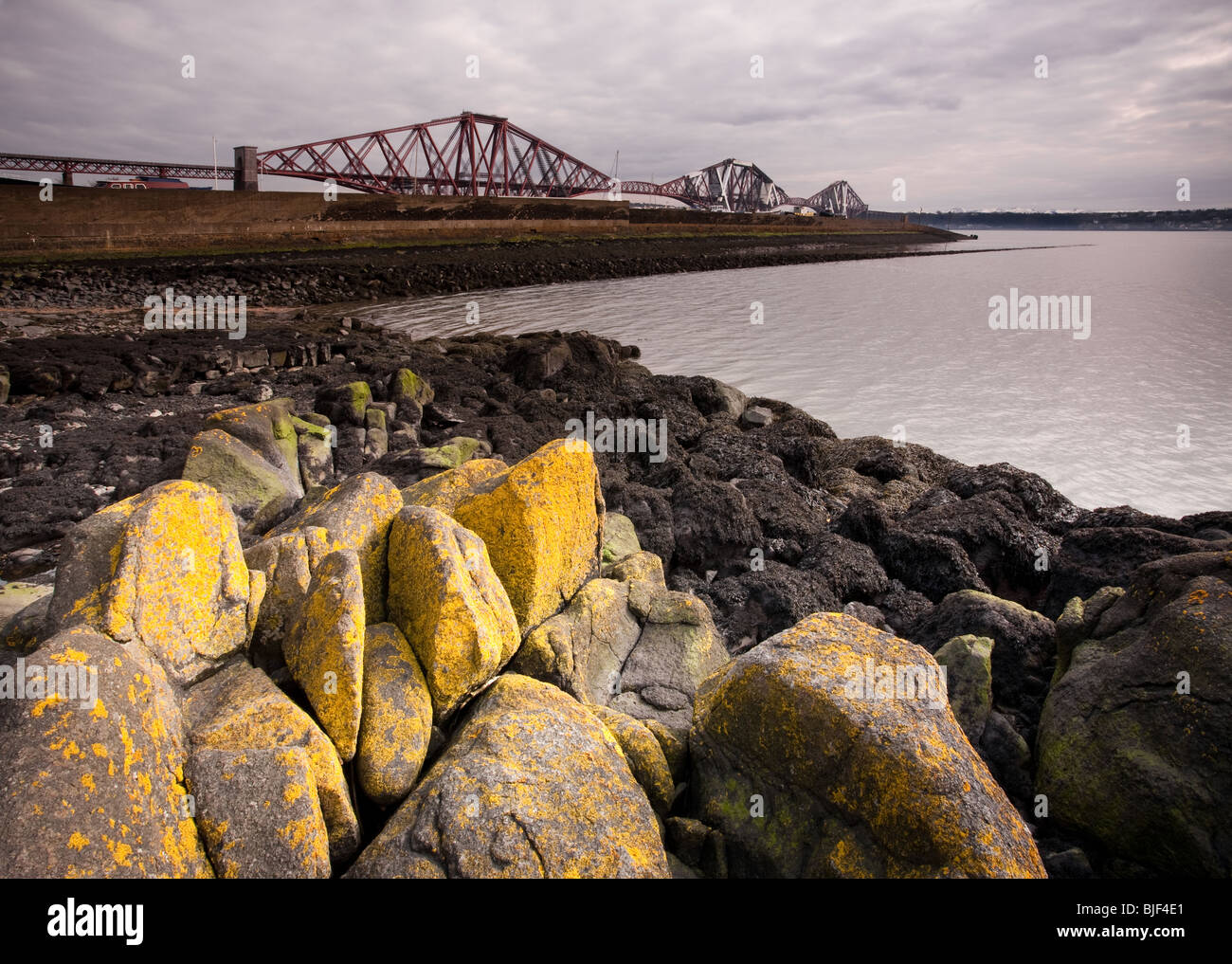 Vierte Schiene Brücke, North Queensferry, Inverkeithing, Fife, Schottland Stockfoto