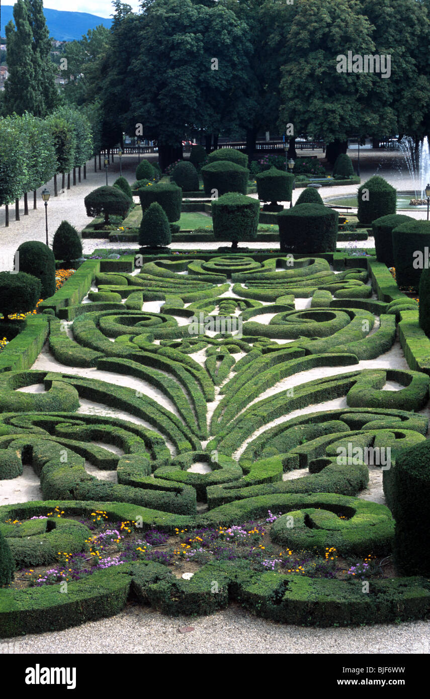 Blick über die formalen des Bischofs Garten oder Jardins de l ' Eveche, 1676 von Le Nôtre, Castres, Tarn Département, Frankreich. Stockfoto