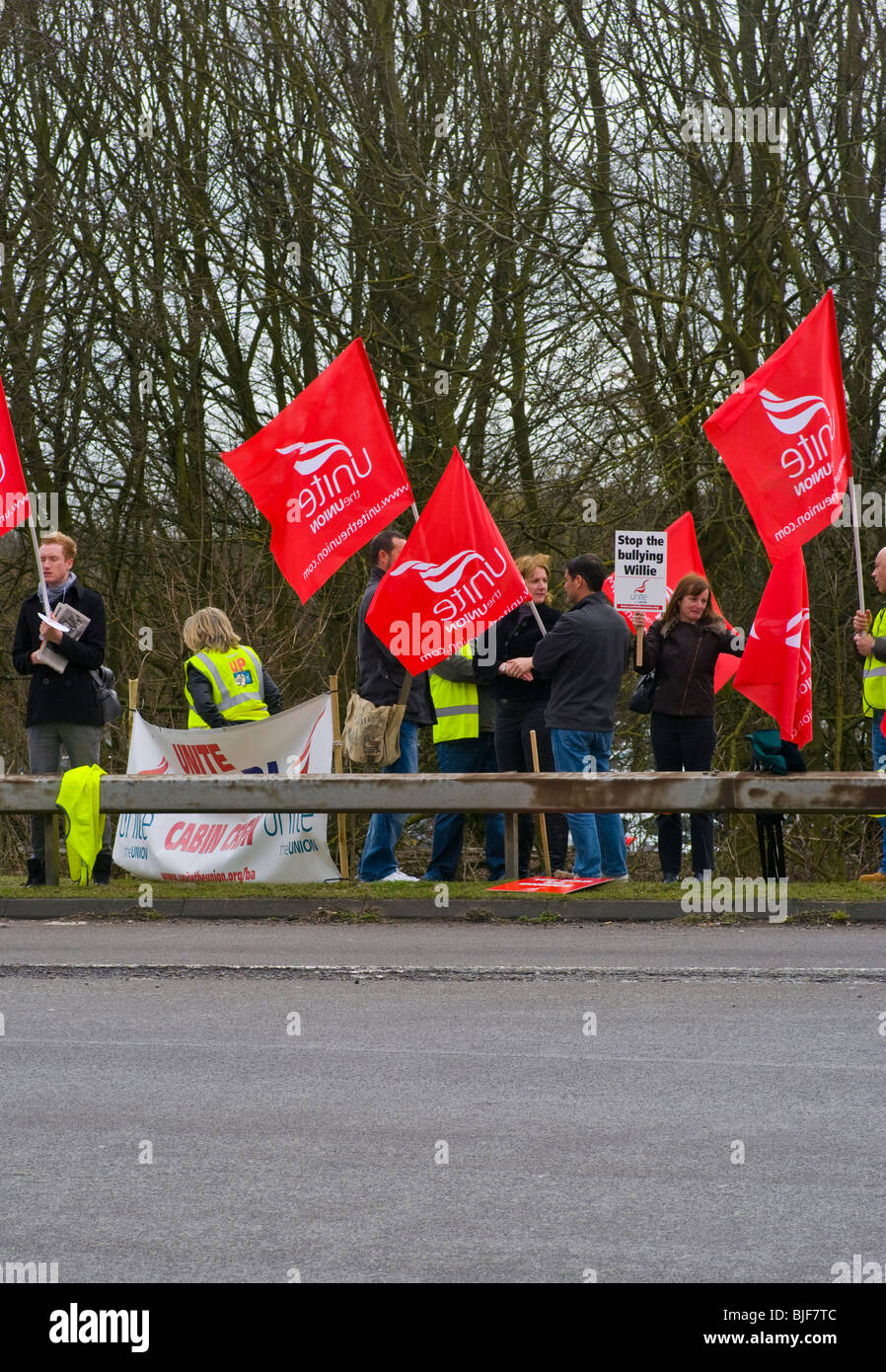 Union Streikposten am Eingang zum Flughafen Gatwick zu vereinen Stockfoto