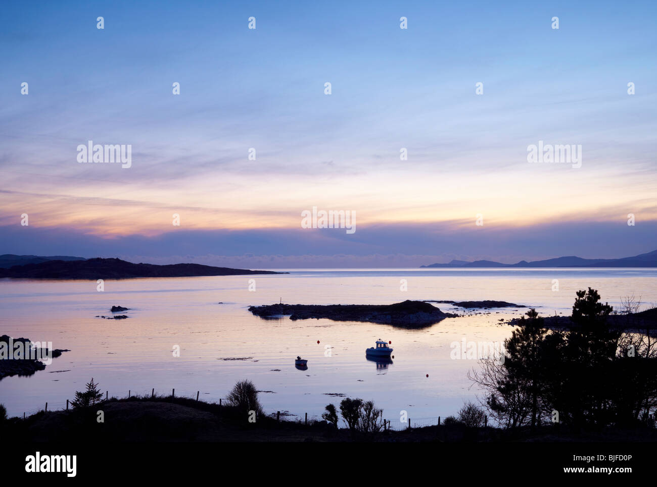 Kenmare Bay, Co.Kerry, Irland gebadet im Abendlicht Stockfoto