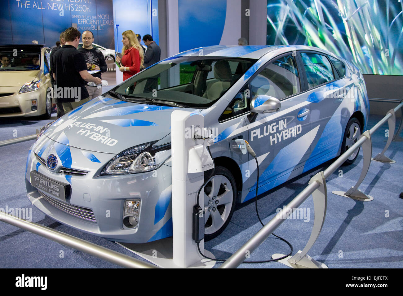 Toyota Prius. Alternativen Kraftstoffen betriebene Fahrzeuge auf der 2009 Los Angeles Auto Show, LA Convention Center, California, USA Stockfoto