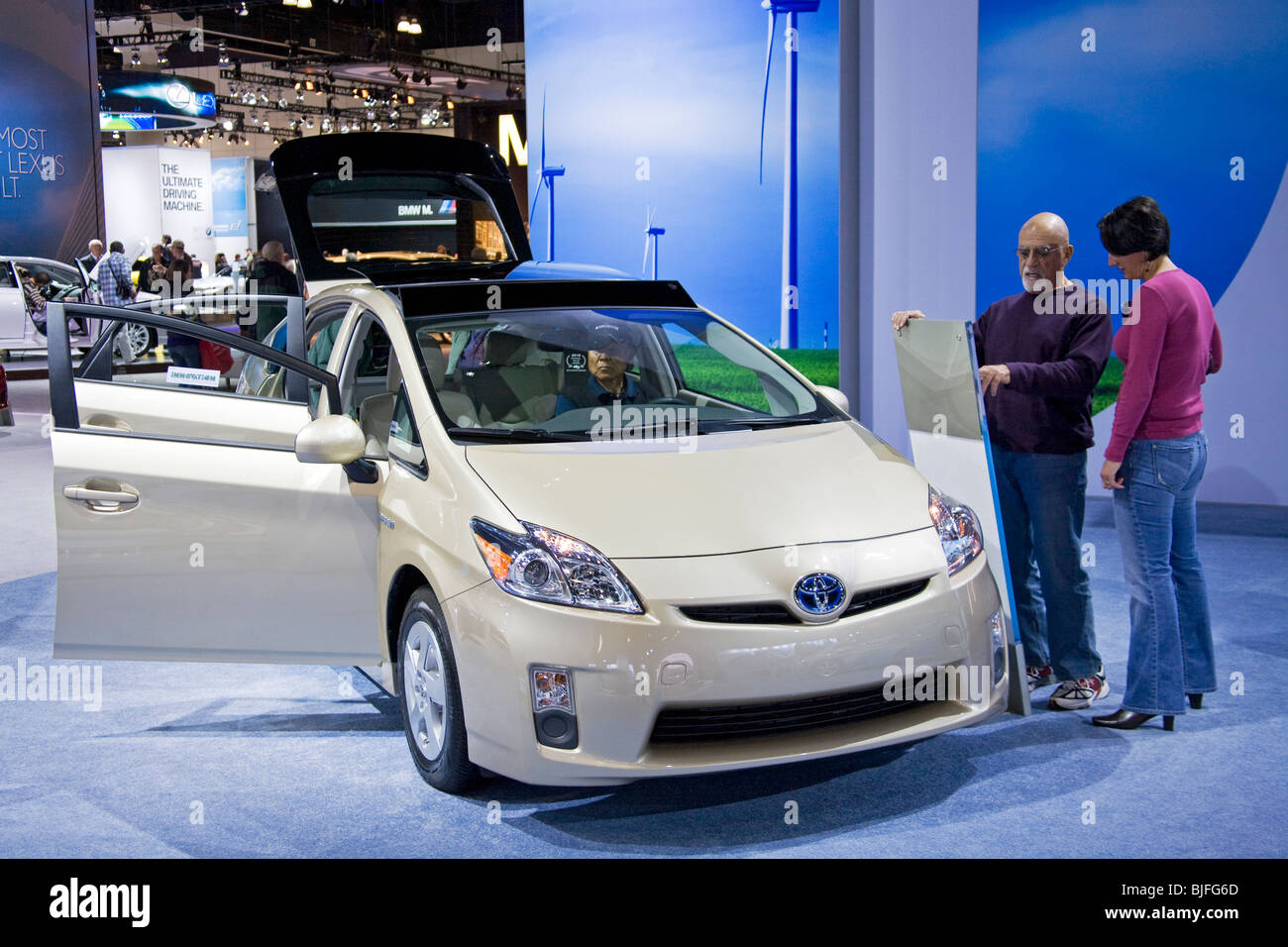 Toyota Prius. Alternativen Kraftstoffen betriebene Fahrzeuge auf der 2009 Los Angeles Auto Show, LA Convention Center, California, USA Stockfoto
