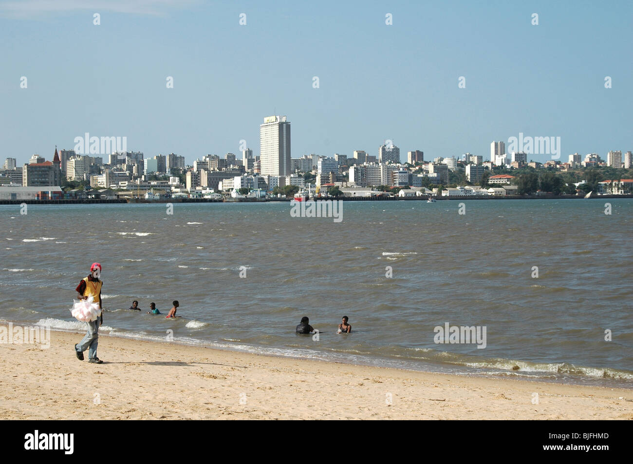 Blick auf die geschäftige Stadt Maputo. Maputo, Süd-Mosambik, Afrika © Demelza Cloke Stockfoto