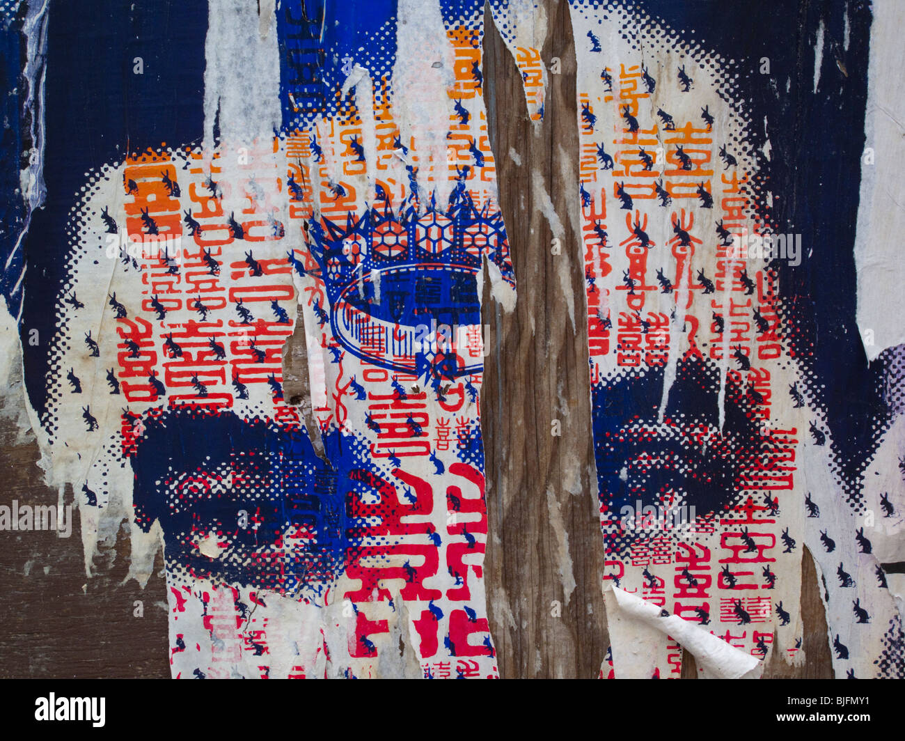 Kommunikation Papier Farbe zerrissenen ausrangierte Recycling Kunst Kultur Gesicht Porträt Muster Stockfoto