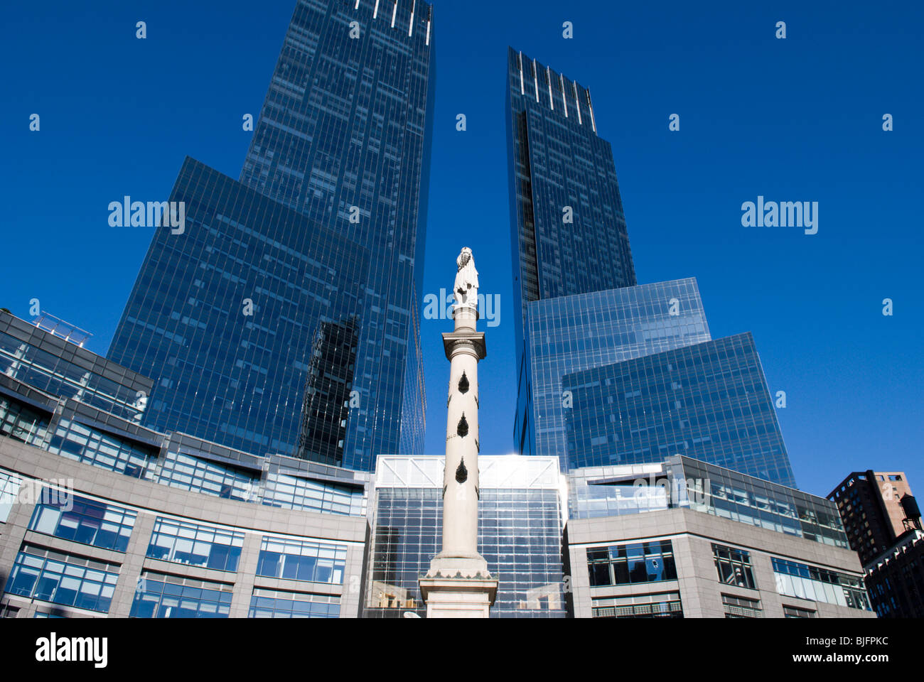 Die Time Warner Gebäude und Columbus Square in New York City - September 2009 Stockfoto