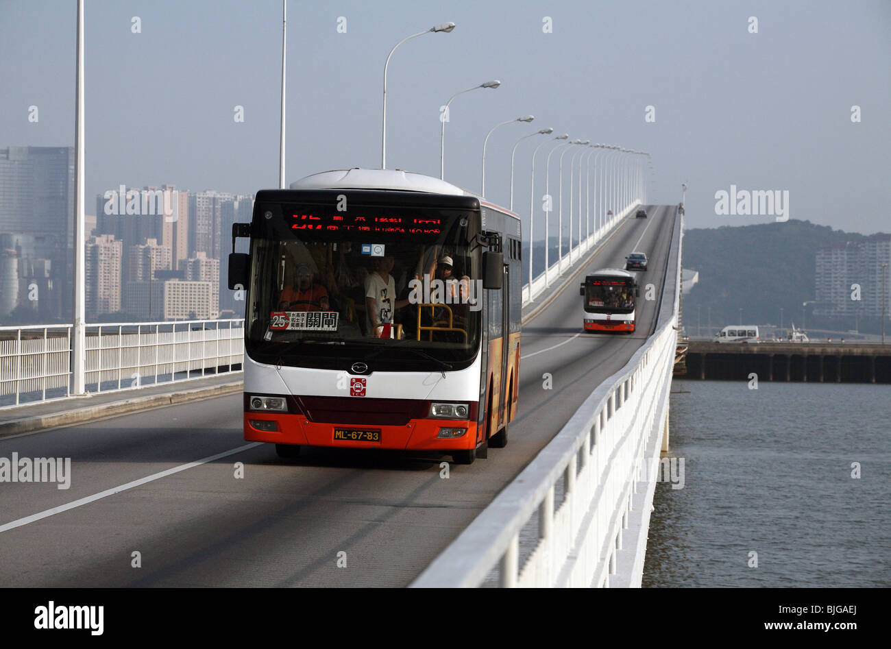 Busse auf San Vai zu überbrücken, Macao, China Stockfoto