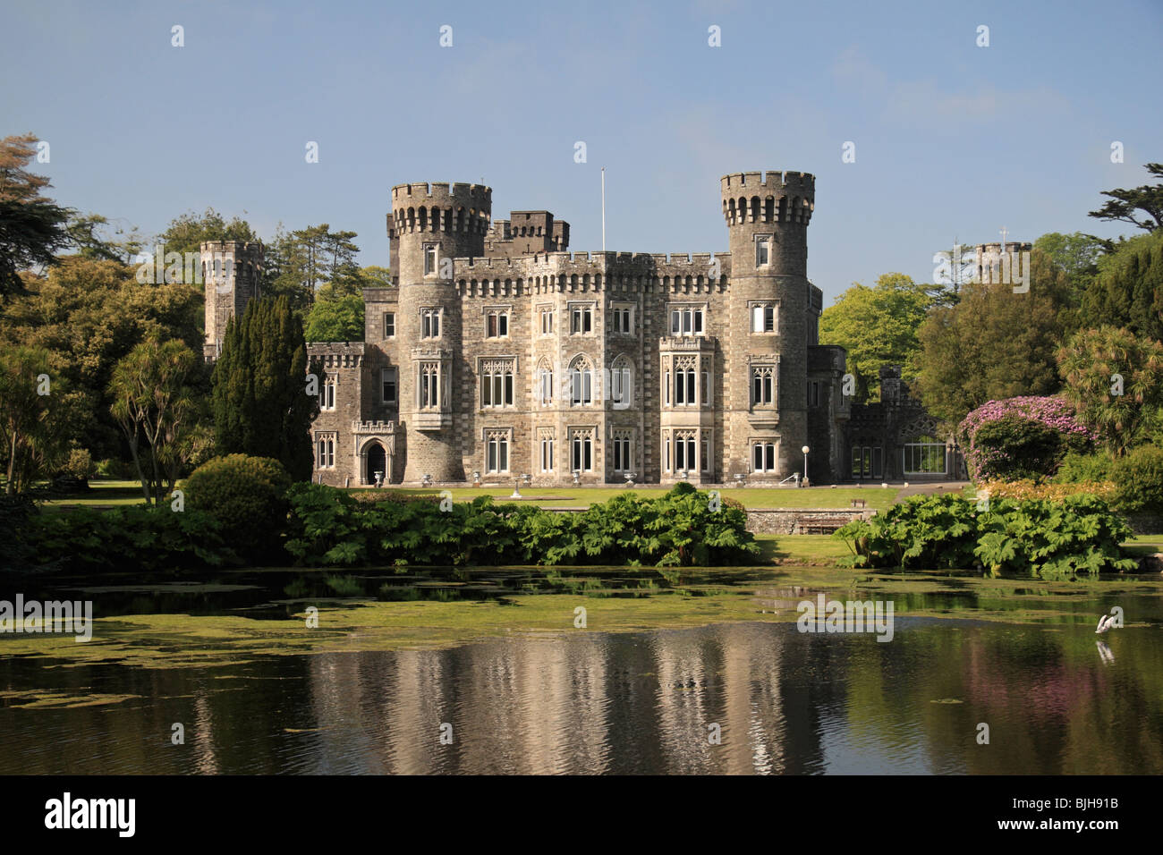 Wunderschöne Anlage, Schloss & See Johnstown Castle, Co. Wexford, Irland. Stockfoto