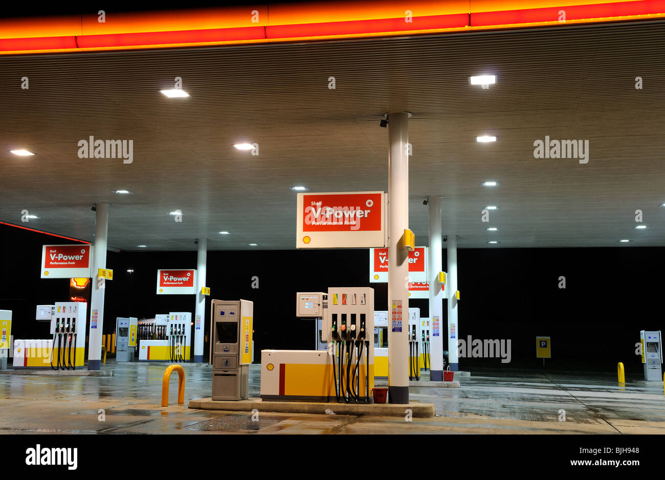 Shell fuel station -Fotos und -Bildmaterial in hoher Auflösung – Alamy