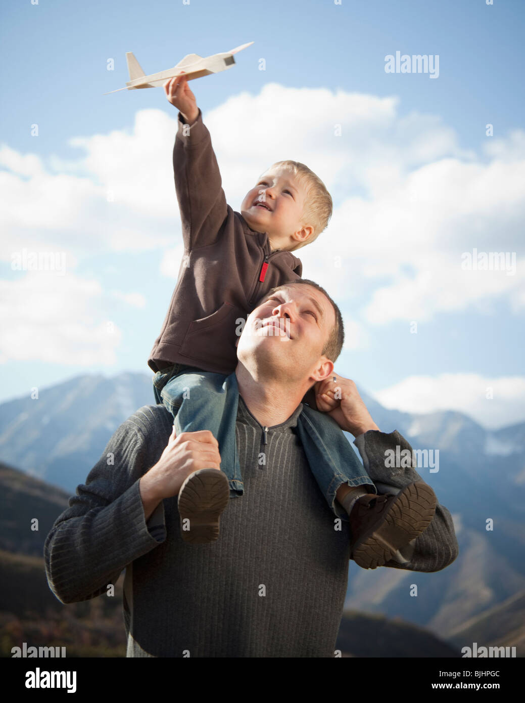 Vater und Sohn spielen Stockfoto