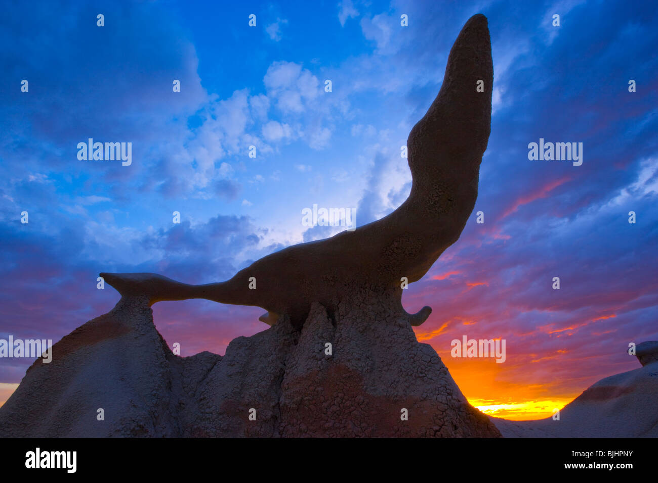 Deckgestein bei Sonnenuntergang, Bisti Wilderness, New Mexico, ausgewogen fein Rock, Badlands Gegend in der Nähe von Farmington, New Mexico, BLM darstell Stockfoto