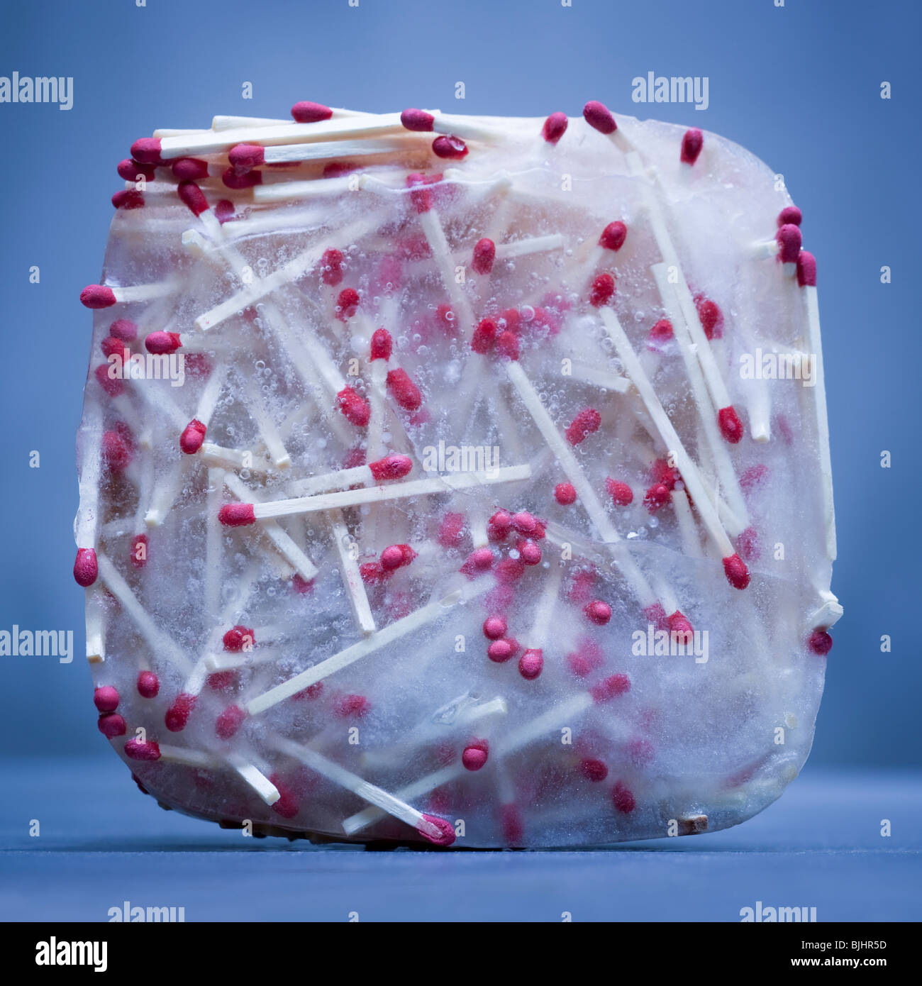 Spiele in einem Eisblock eingefroren Stockfoto