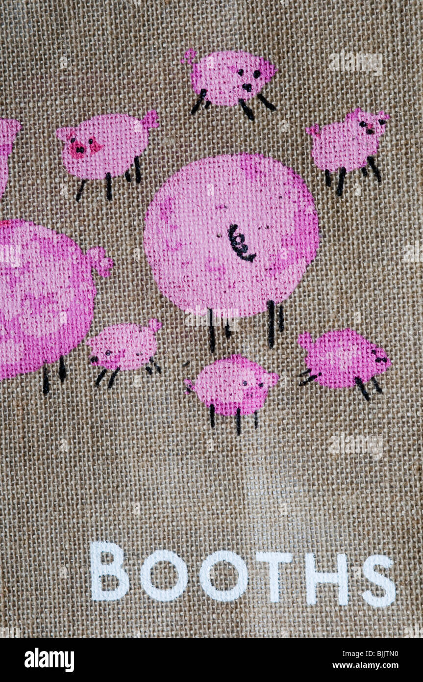 Ständen Supermarkt Namen auf eine Jute Wiederverwendbare Einkaufstasche Stockfoto