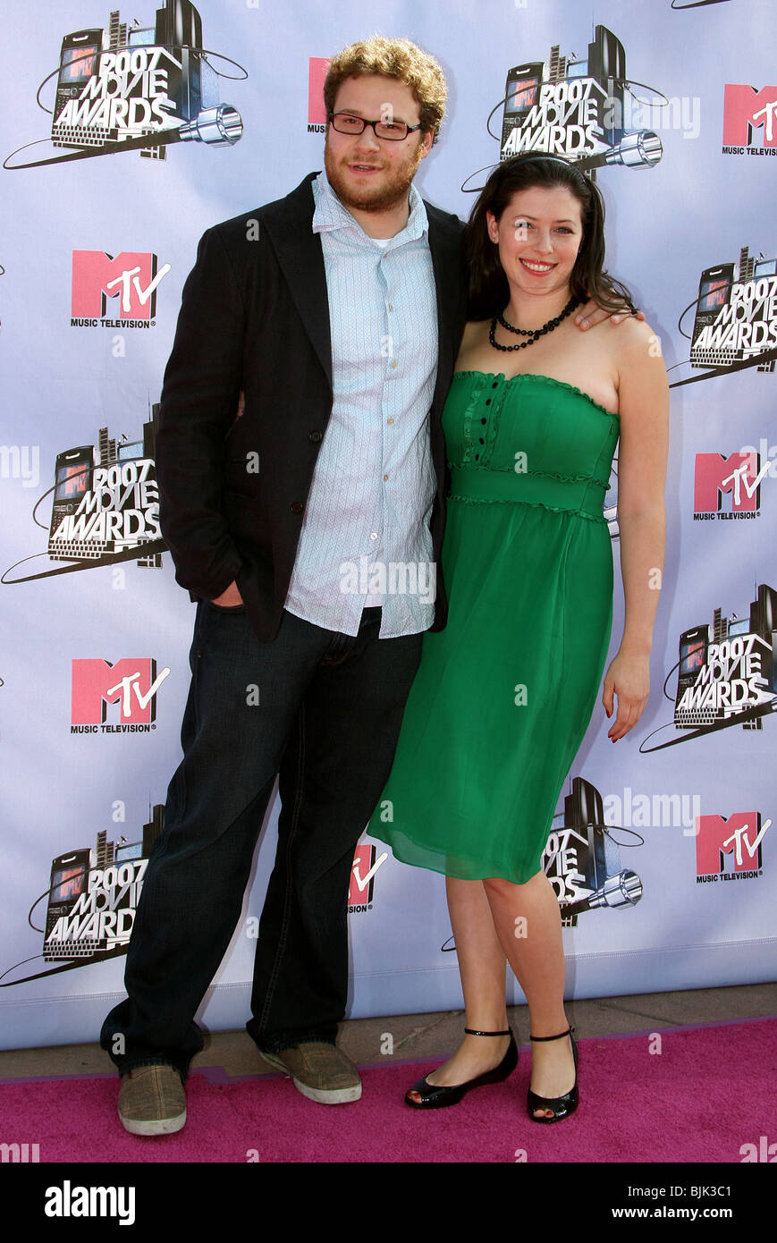 SETH ROGEN & LAUREN MILLER 2007 MTV MOVIE AWARDS UNIVERSAL STUDIOS Kalifornien USA 03 Juni 2007 Stockfoto