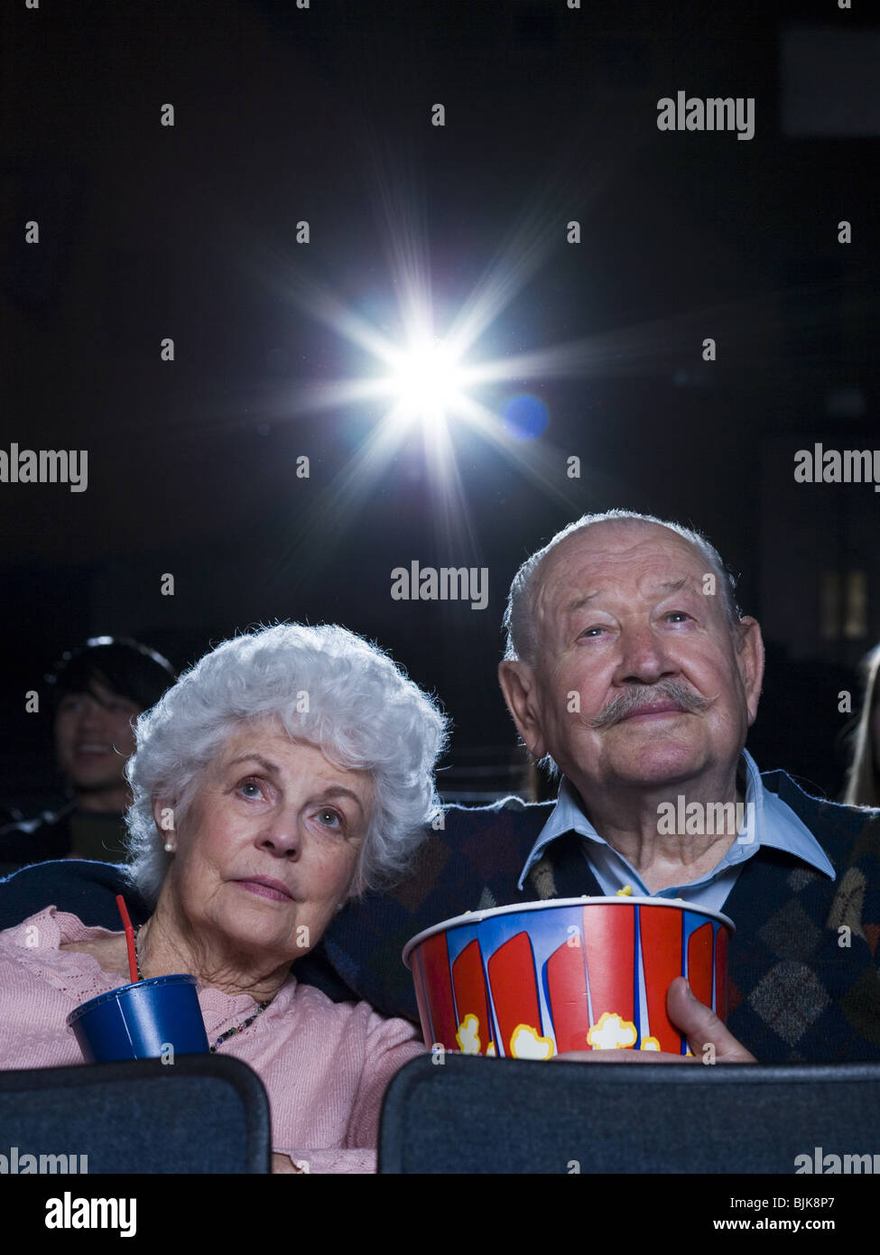 Mann und Frau Film mit popcorn Stockfoto