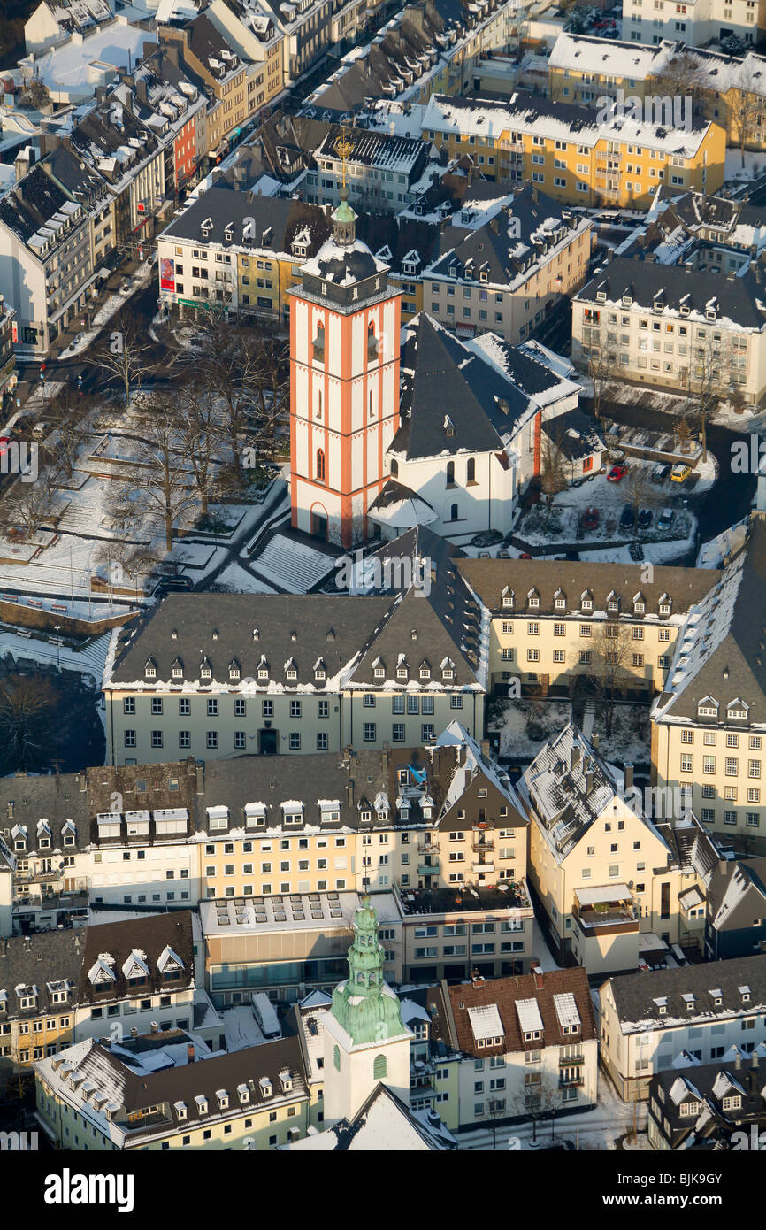 Luftaufnahme, Siegen im Schnee im Winter, Sauerland, Nordrhein-Westfalen, Deutschland, Europa Stockfoto