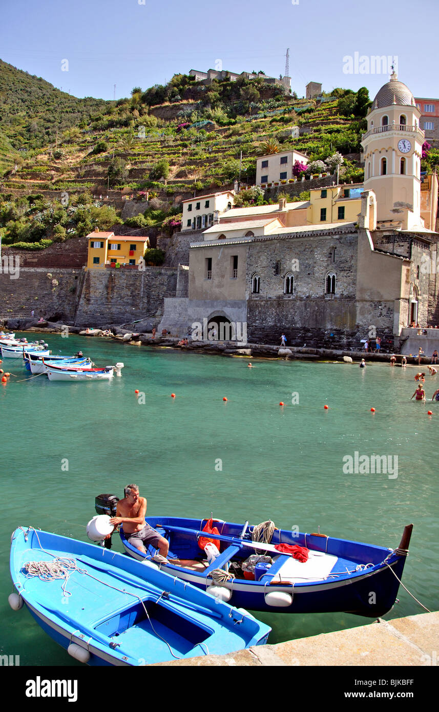 Vernazza Marina Hafen Fisher Cinque Terre Italien Stockfoto