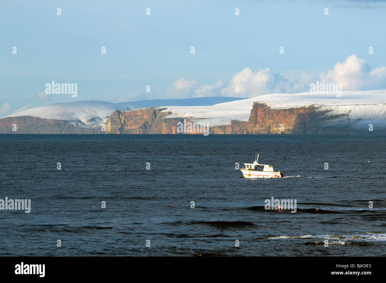 Hafen von die Hügeln von Hoy auf Orkney, von Harrow, Caithness, Schottland, UK Stockfoto
