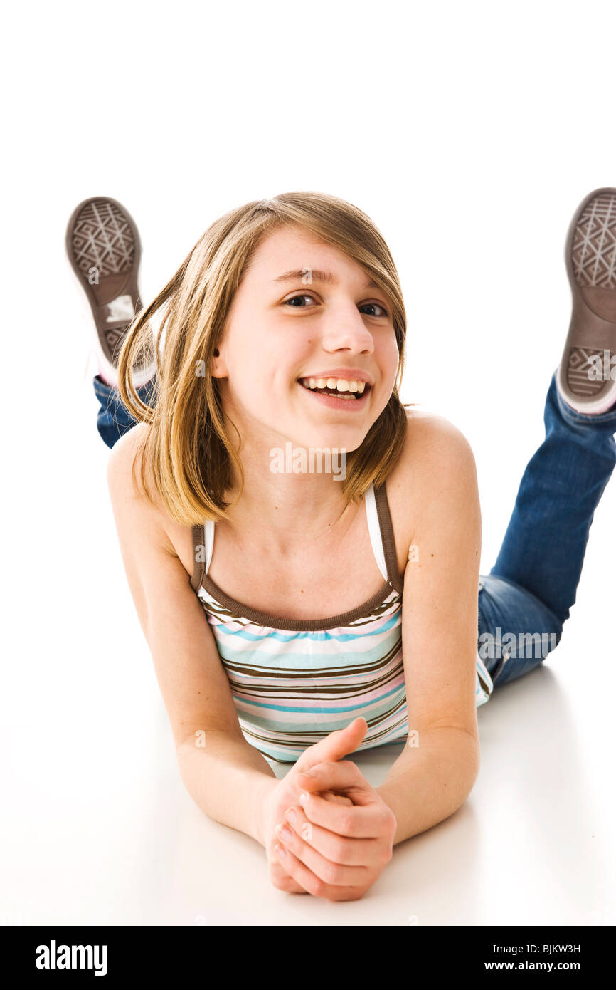 Mädchen liegt auf sandigen boden Fotos und Bildmaterial in hoher Auflösung Alamy