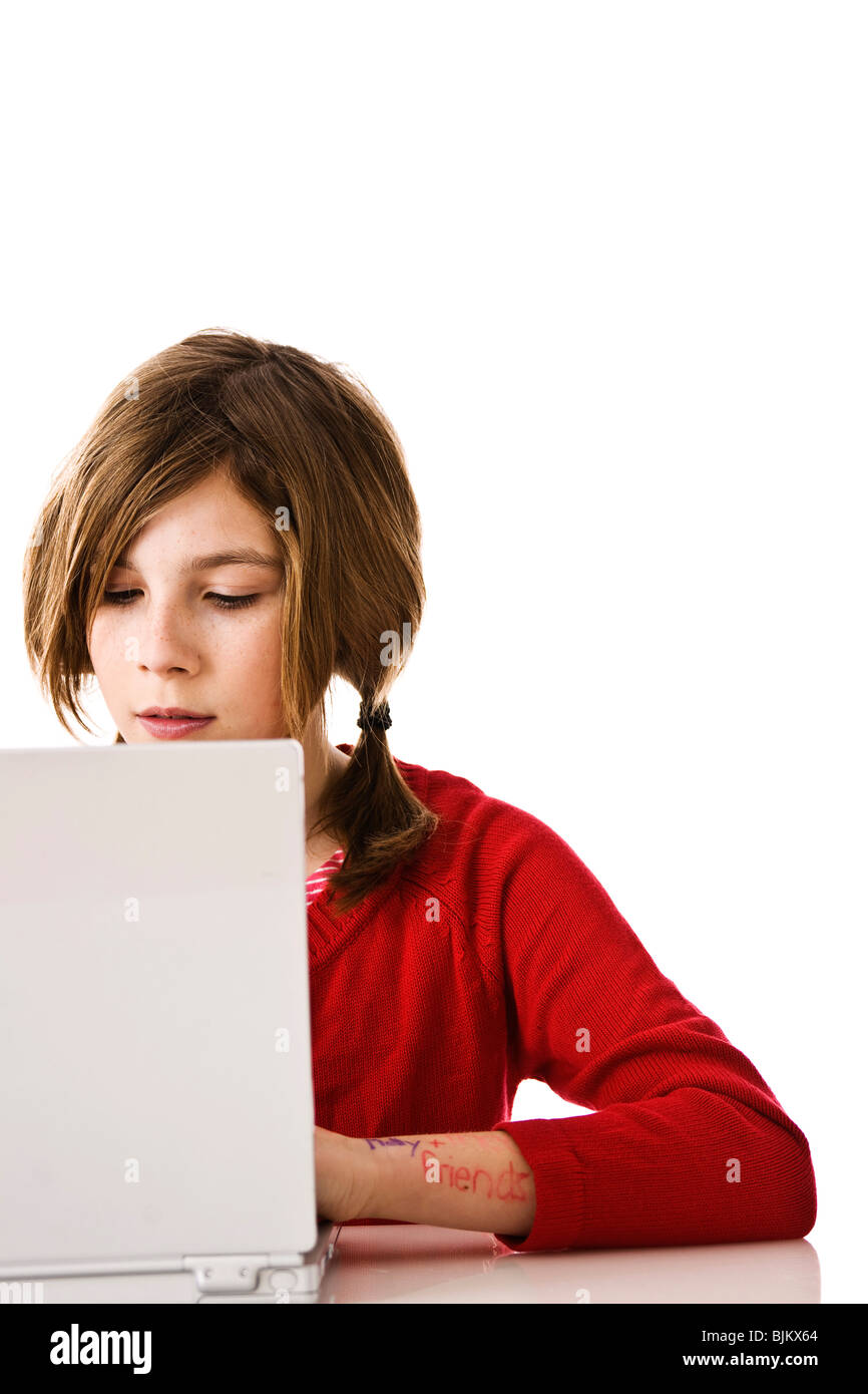 Mädchen auf dem computer Stockfoto