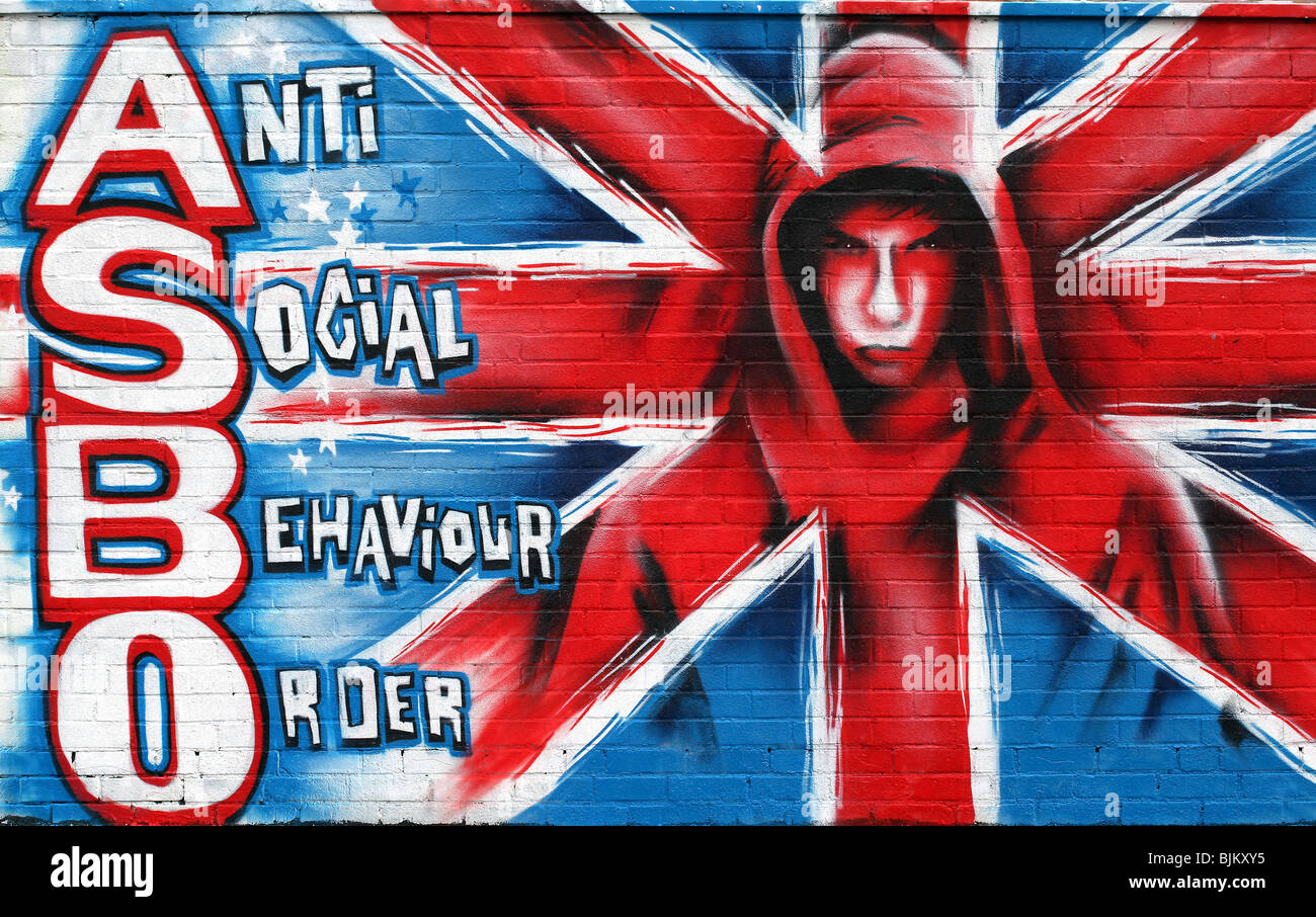 Bild von Mark Passmore / www.markpassmore.com. Grafitti "Hoodie" mit den Worten entdeckt ASBO an einer Wand. Stockfoto