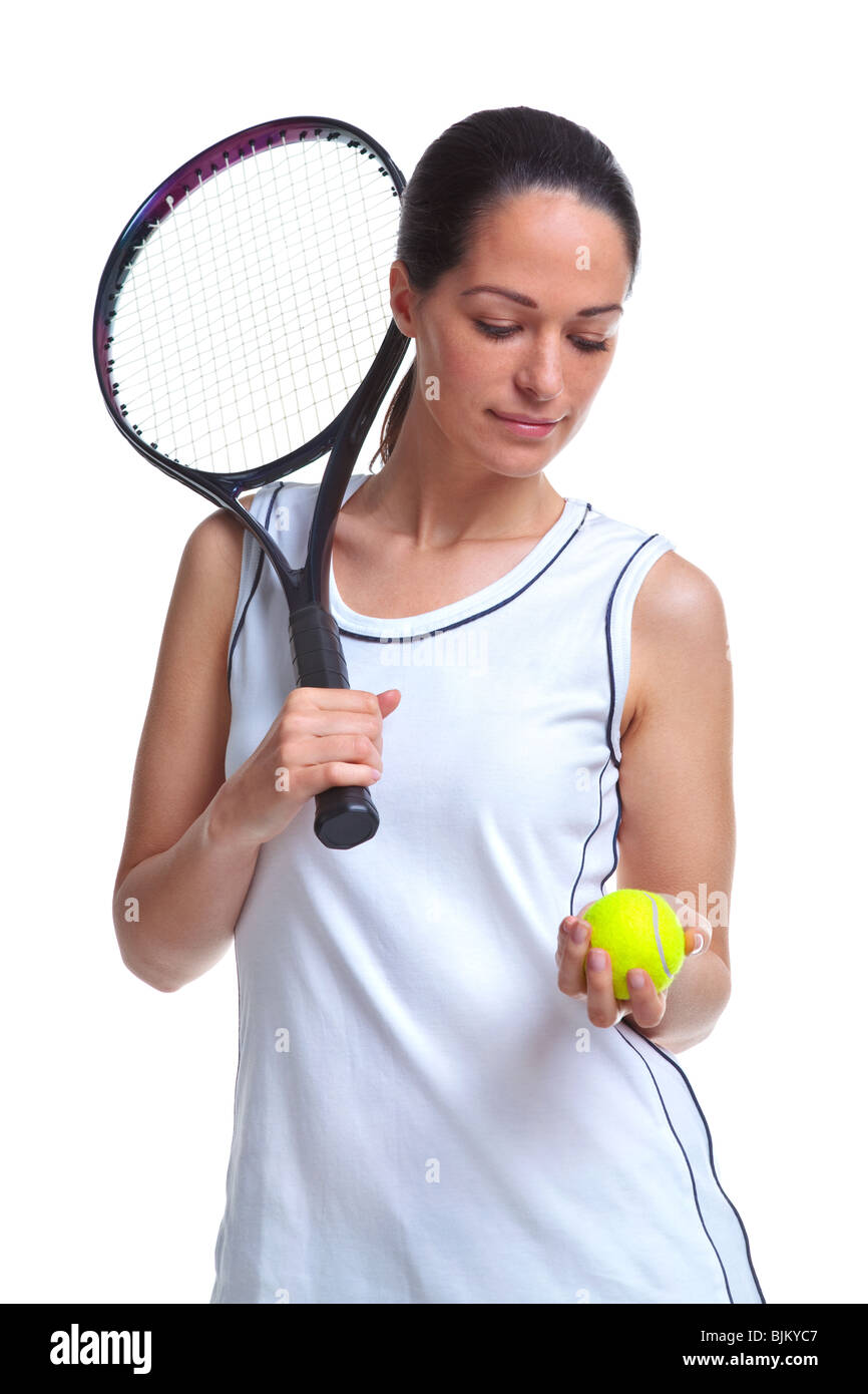 Frau Tennisspieler hält einen Schläger und Ball, isoliert auf einem weißen Hintergrund. Stockfoto