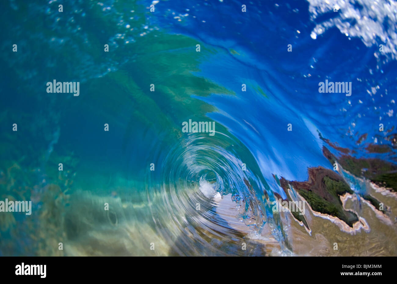 Eine perfekte endlose blaue Welle. Stockfoto