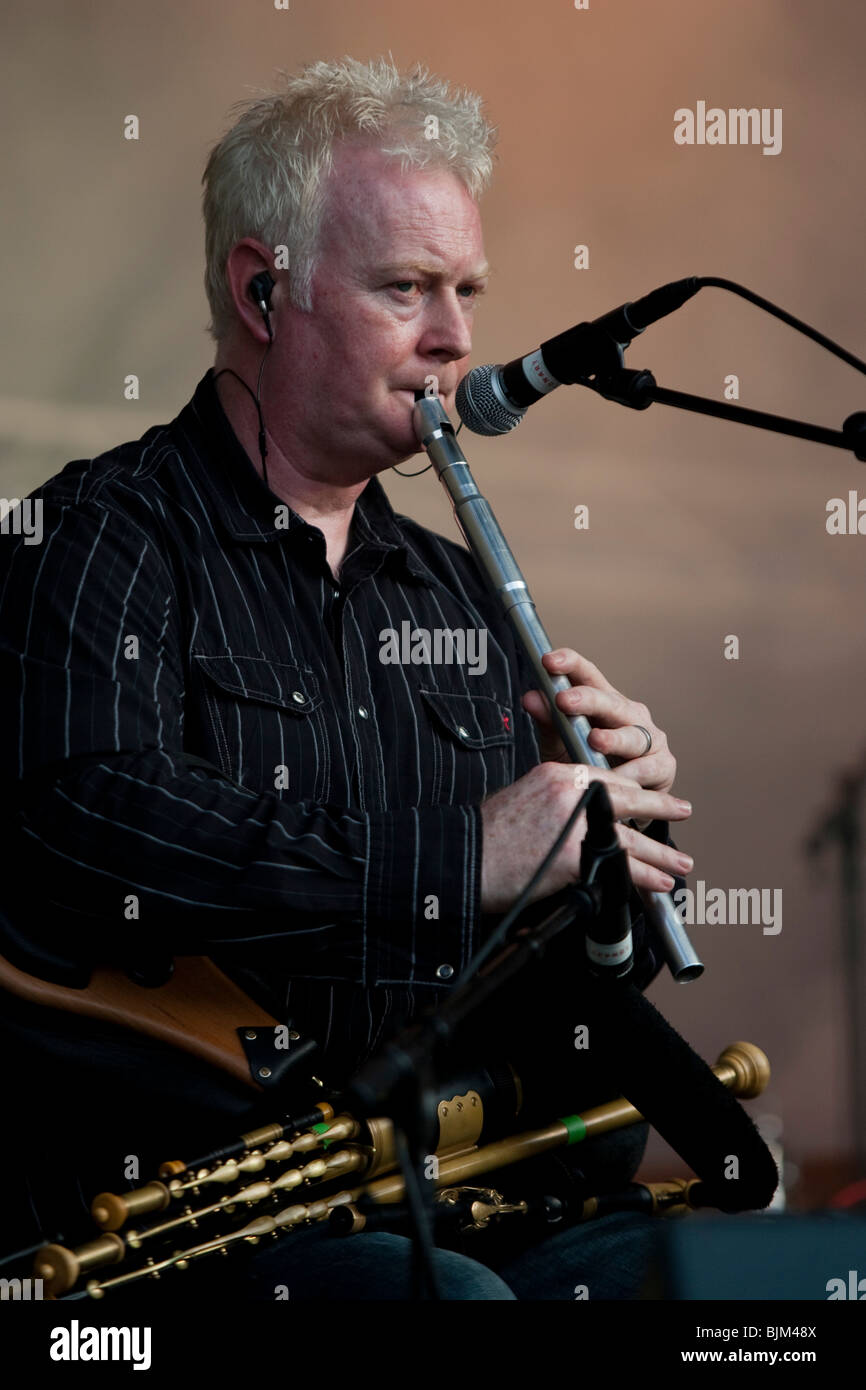 Der schottische Musiker Brendan Wade zu leben, mit dem Sänger Ivo auf die Musik Plus Open Air in Emmen, Luzern, Schweiz Stockfoto